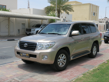 تويوتا  لاند كروزر  جي اكس  2013  اوتوماتيك  163,000 كم  6 سلندر  دفع رباعي  اس يو في  ذهبي