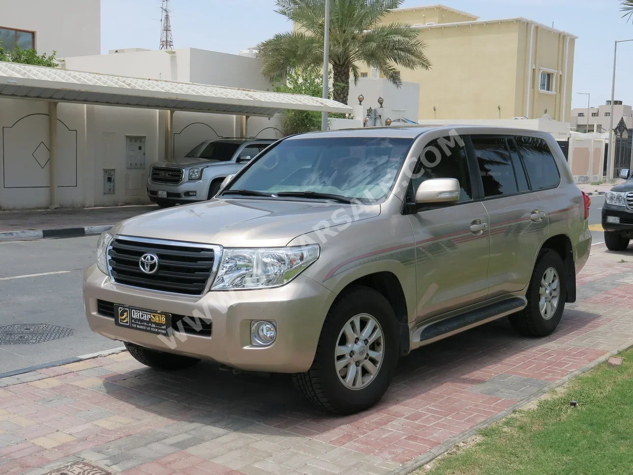 Toyota  Land Cruiser  GX  2013  Automatic  163,000 Km  6 Cylinder  Four Wheel Drive (4WD)  SUV  Gold