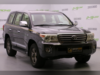 تويوتا  لاند كروزر  في اكس ار  2013  اوتوماتيك  271,000 كم  8 سلندر  دفع رباعي  اس يو في  رمادي