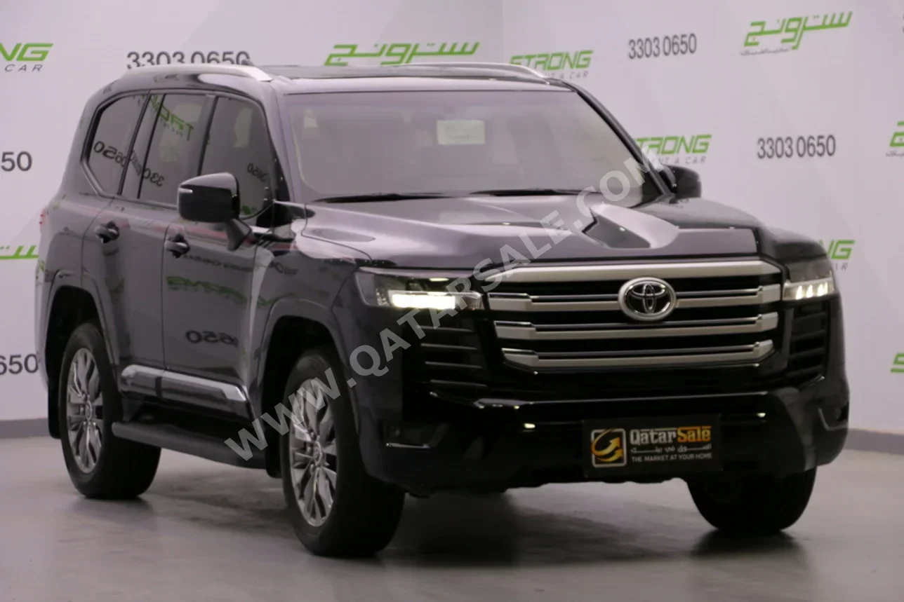 Toyota  Land Cruiser  GXR Twin Turbo  2025  Automatic  17,000 Km  6 Cylinder  Four Wheel Drive (4WD)  SUV  Black  With Warranty