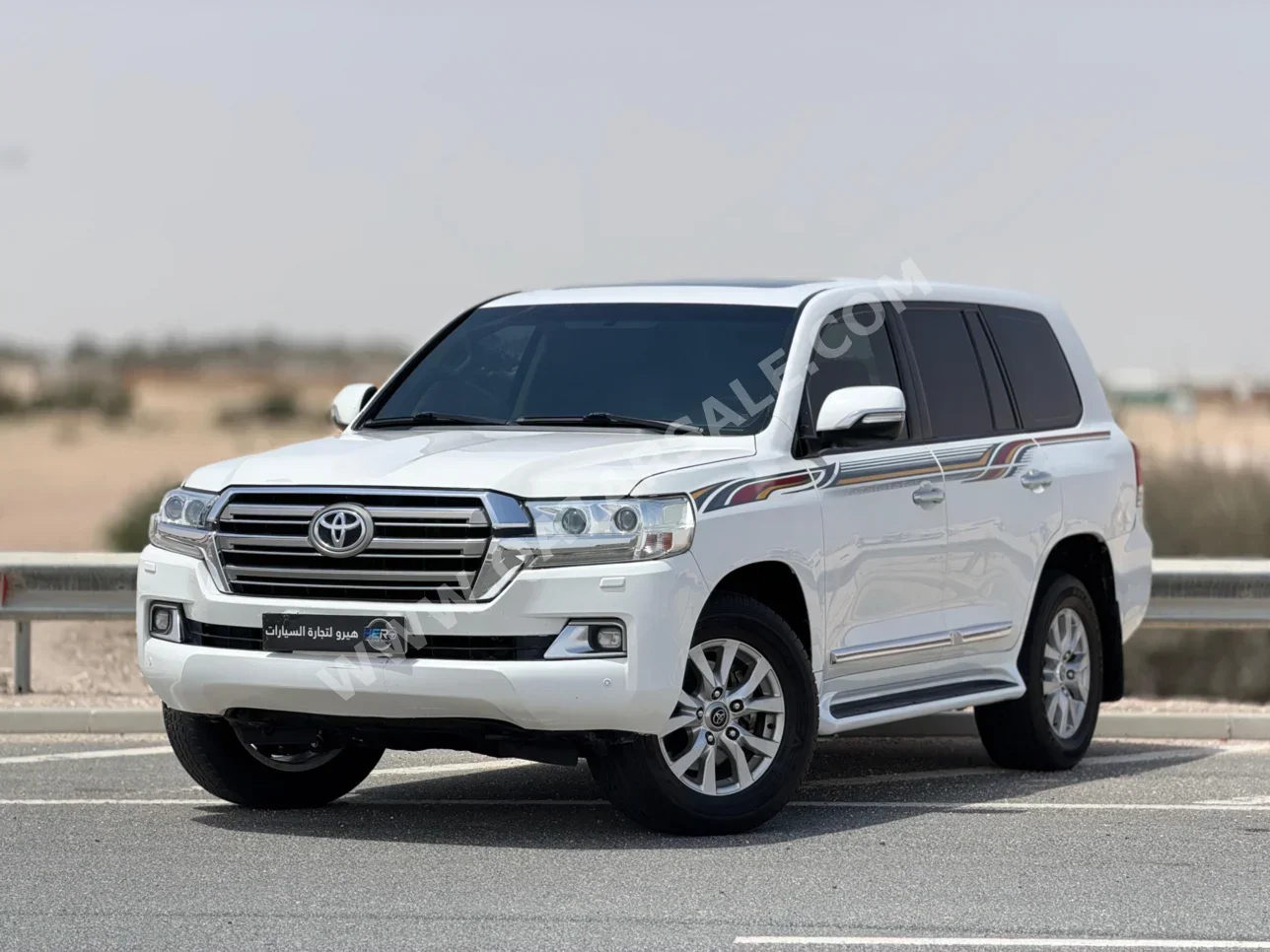 تويوتا  لاند كروزر  جي اكس ار  2017  اوتوماتيك  187,000 كم  8 سلندر  دفع رباعي  اس يو في  أبيض