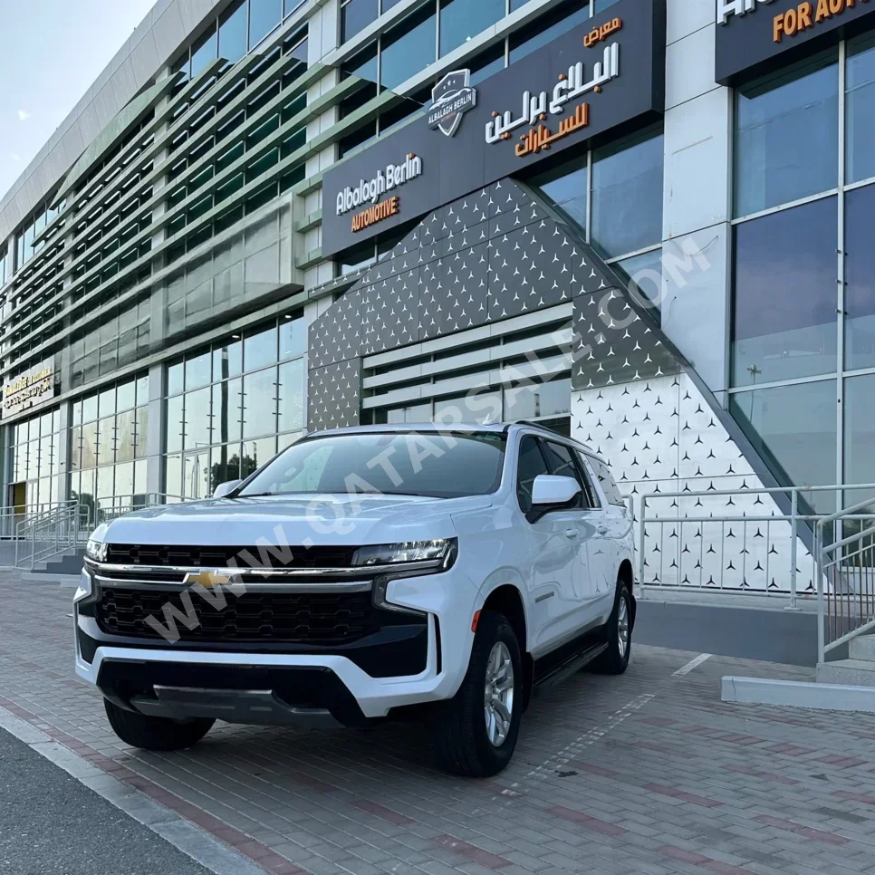 Chevrolet  Suburban  2021  Automatic  236,000 Km  8 Cylinder  Four Wheel Drive (4WD)  SUV  White