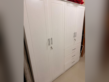 خزائن ودواليب الملابس والزينة - خزائن  - أبيض