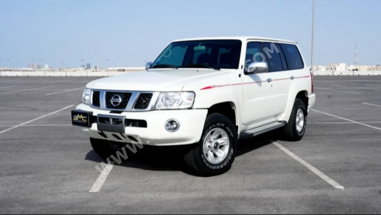 نيسان  باترول  سفاري  2023  اوتوماتيك  10,000 كم  6 سلندر  دفع رباعي  اس يو في  أبيض  تحت الضمان