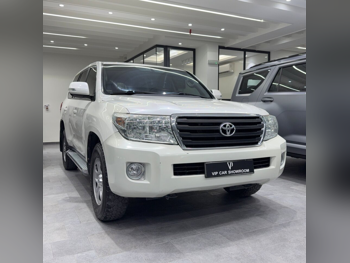 Toyota  Land Cruiser  G  2012  Automatic  319,000 Km  6 Cylinder  Four Wheel Drive (4WD)  SUV  Pearl