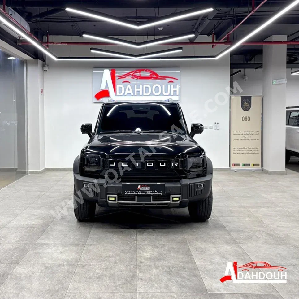 Jetour  T2  Luxury  2025  Automatic  21,000 Km  4 Cylinder  Four Wheel Drive (4WD)  SUV  Black  With Warranty