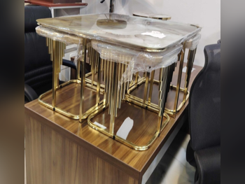 الطاولات والخزائن الجانبية منضدة القهوة  - لايف ستايل  - زجاج  - متعدد الألوان