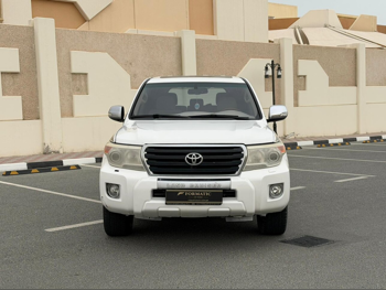 Toyota  Land Cruiser  GXR  2013  Automatic  342,000 Km  8 Cylinder  Four Wheel Drive (4WD)  SUV  White