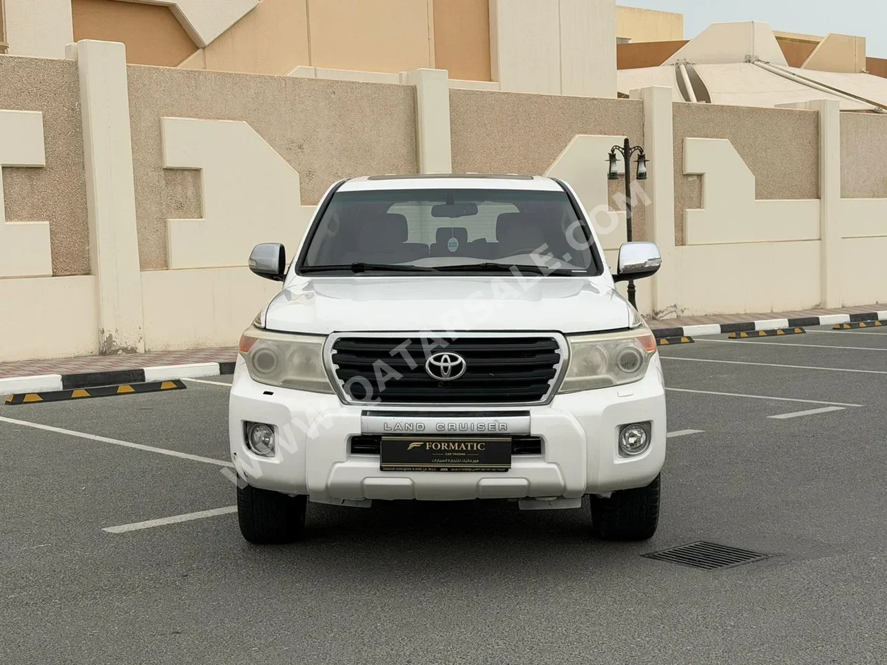 Toyota  Land Cruiser  GXR  2013  Automatic  342,000 Km  8 Cylinder  Four Wheel Drive (4WD)  SUV  White