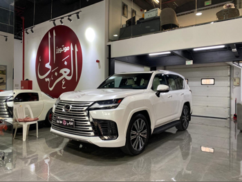 Lexus  LX  600 Luxury  2022  Automatic  133,000 Km  6 Cylinder  Four Wheel Drive (4WD)  SUV  White