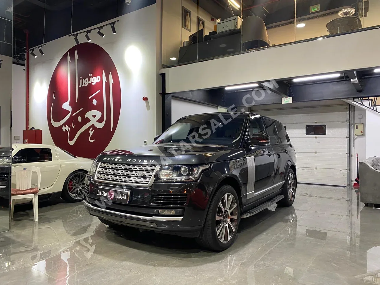 Land Rover  Range Rover  Vogue  2014  Automatic  102,000 Km  8 Cylinder  Four Wheel Drive (4WD)  SUV  Gray
