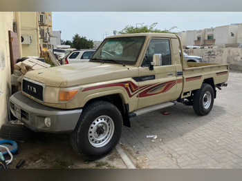 تويوتا  لاند كروزر  ال اكس  2013  عادي  500,000 كم  6 سلندر  دفع رباعي  بيكب  بيج