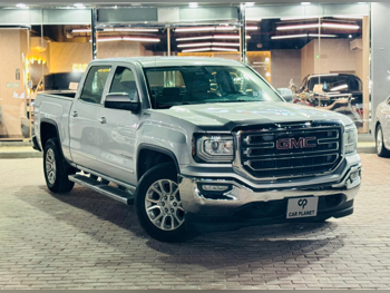 GMC  Sierra  2016  Automatic  206,000 Km  8 Cylinder  Four Wheel Drive (4WD)  Pick Up  Silver