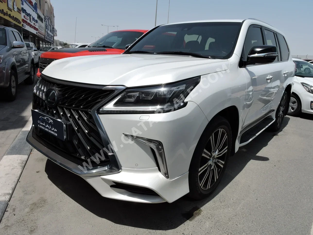 Lexus  LX  570 S  2016  Automatic  208,000 Km  8 Cylinder  Four Wheel Drive (4WD)  SUV  White