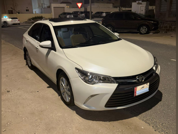 Toyota  Camry  2016  Automatic  187,000 Km  4 Cylinder  Front Wheel Drive (FWD)  Sedan  White
