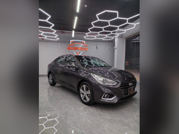 Hyundai Accent 1.6 2021 Automatic 65,000 Km 4 Cylinder Front Wheel Drive (FWD) Sedan Gray