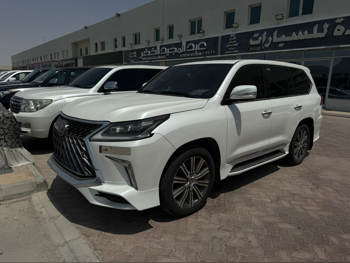 Lexus  LX  570 S  2017  Automatic  282,000 Km  8 Cylinder  Four Wheel Drive (4WD)  SUV  White