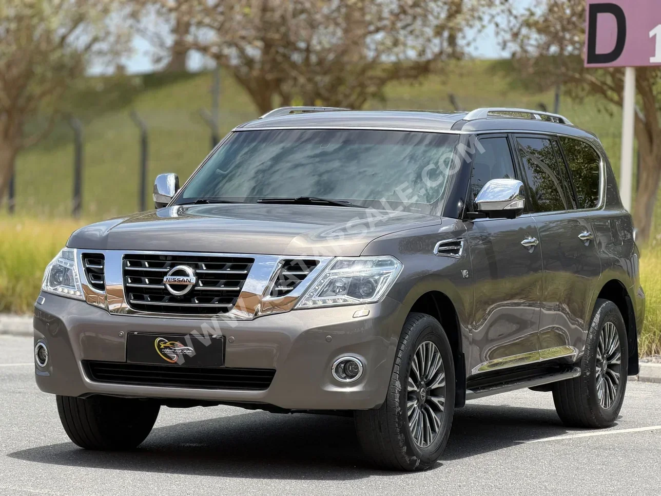 Nissan  Patrol  Platinum  2014  Automatic  320,000 Km  8 Cylinder  Four Wheel Drive (4WD)  SUV  Gray