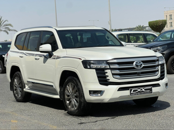 تويوتا  لاند كروزر  جي اكس ار توين توربو  2024  اوتوماتيك  7,000 كم  6 سلندر  دفع رباعي  اس يو في  أبيض