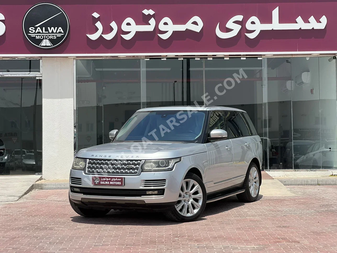 Land Rover  Range Rover  Vogue  2016  Automatic  212,000 Km  8 Cylinder  Four Wheel Drive (4WD)  SUV  Silver