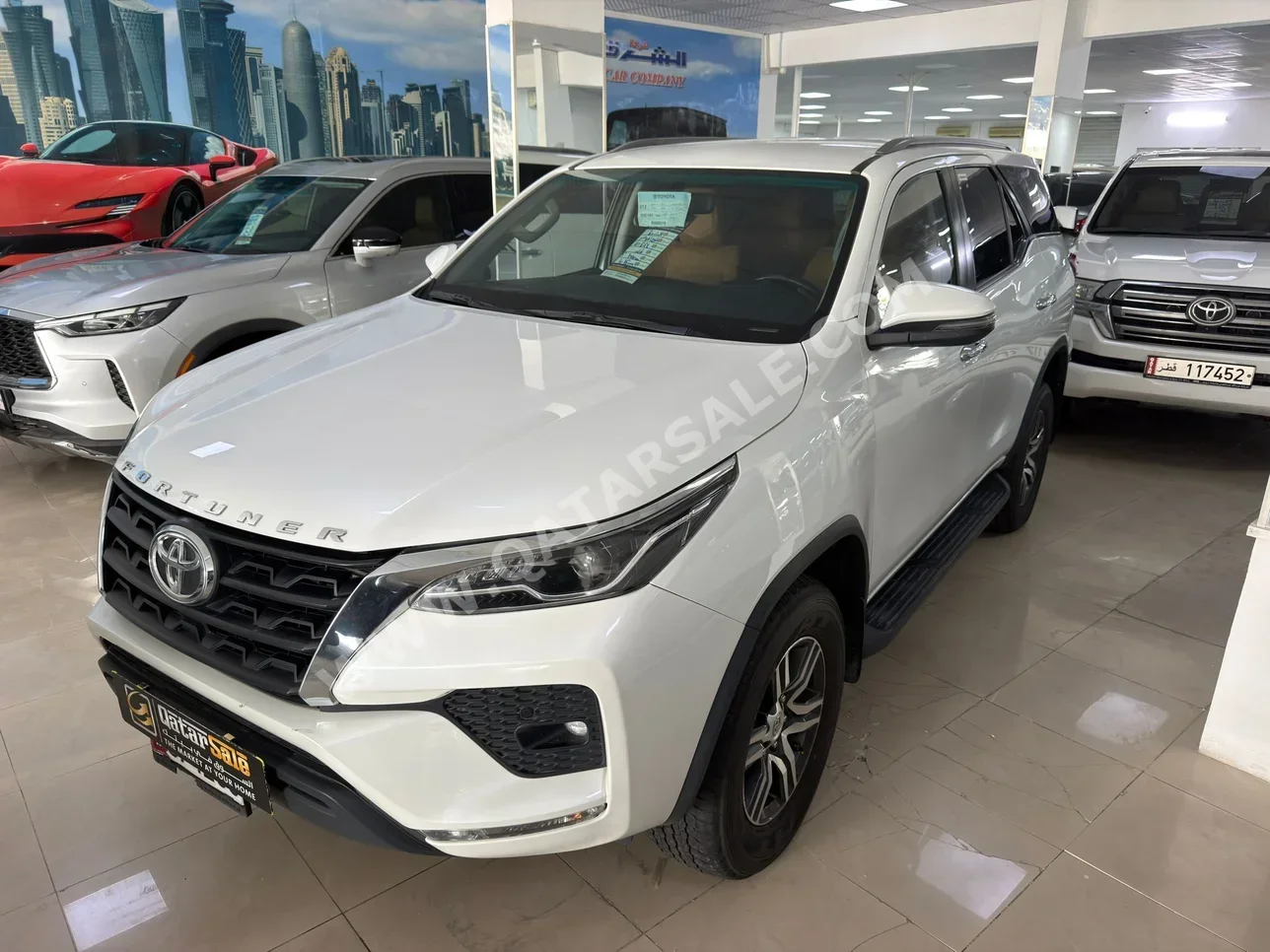 تويوتا  فورشنر  2024  اوتوماتيك  175,000 كم  4 سلندر  دفع رباعي  اس يو في  أبيض