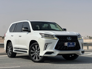 Lexus  LX  570 S  2016  Automatic  206,000 Km  8 Cylinder  Four Wheel Drive (4WD)  SUV  White