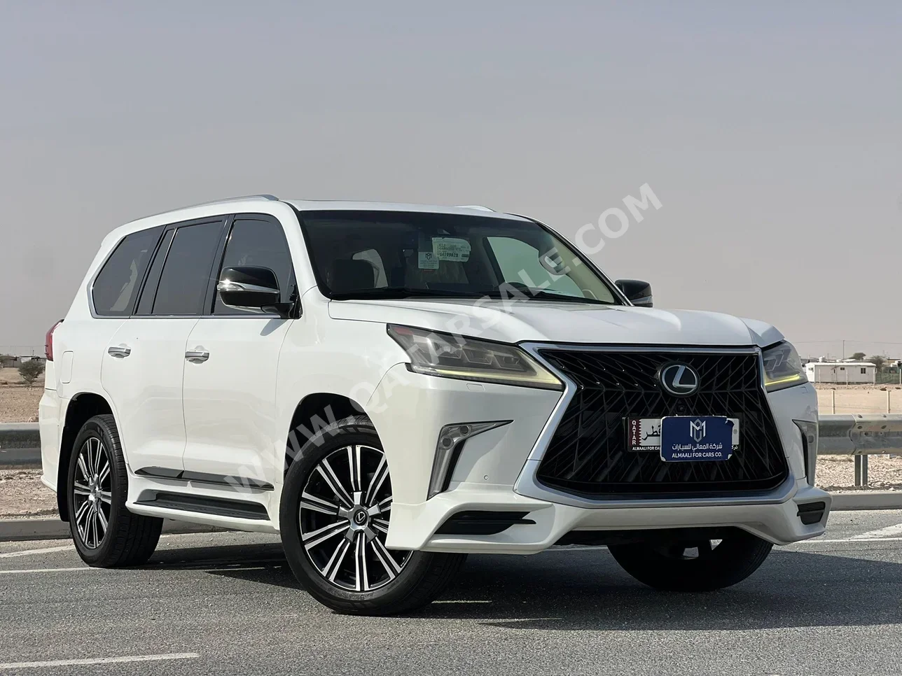 Lexus  LX  570 S  2016  Automatic  206,000 Km  8 Cylinder  Four Wheel Drive (4WD)  SUV  White