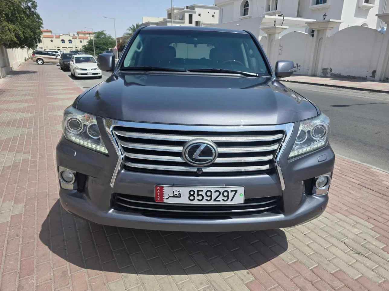 Lexus  LX  570  2012  Automatic  159,000 Km  8 Cylinder  Four Wheel Drive (4WD)  SUV  Gray