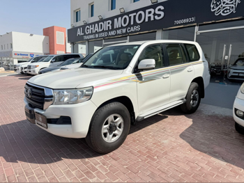 Toyota  Land Cruiser  GX  2016  Automatic  282,000 Km  6 Cylinder  Four Wheel Drive (4WD)  SUV  White
