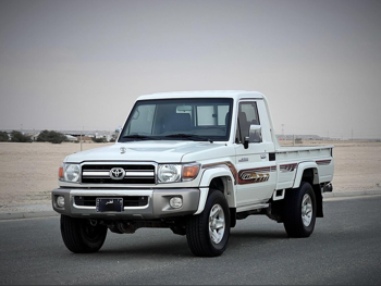 Toyota  Land Cruiser  LX  2023  Manual  104,000 Km  6 Cylinder  Four Wheel Drive (4WD)  Pick Up  White