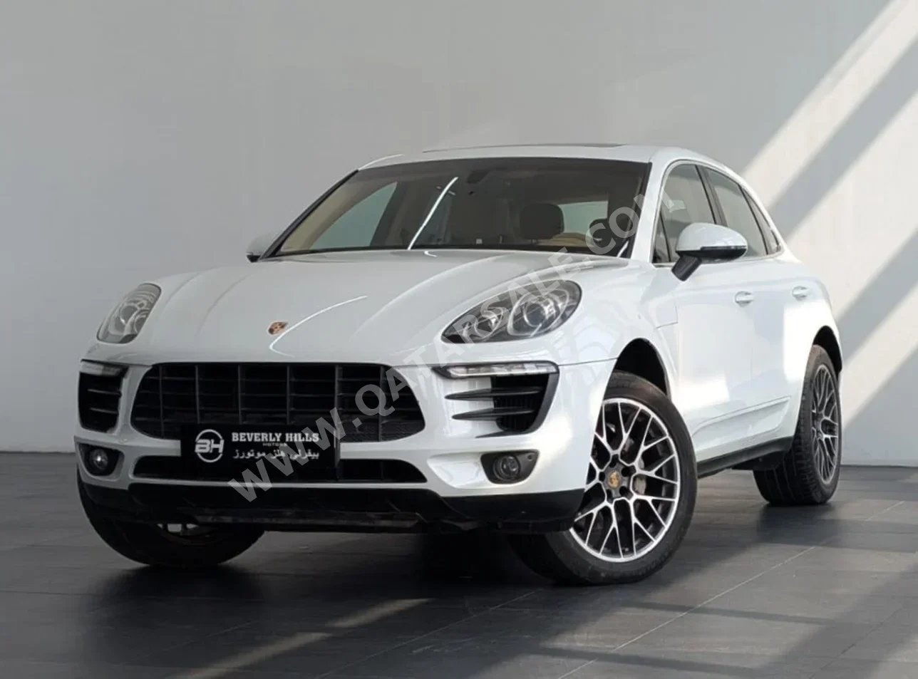 Porsche  Macan  S  2015  Automatic  84,350 Km  6 Cylinder  All Wheel Drive (AWD)  SUV  White