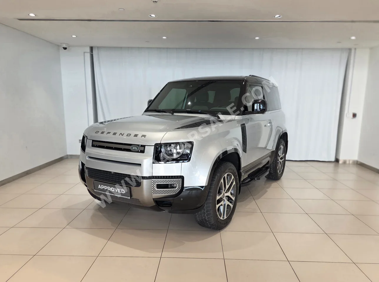 Land Rover  Defender  90 SE  2023  Automatic  26,499 Km  6 Cylinder  Four Wheel Drive (4WD)  SUV  Silver  With Warranty