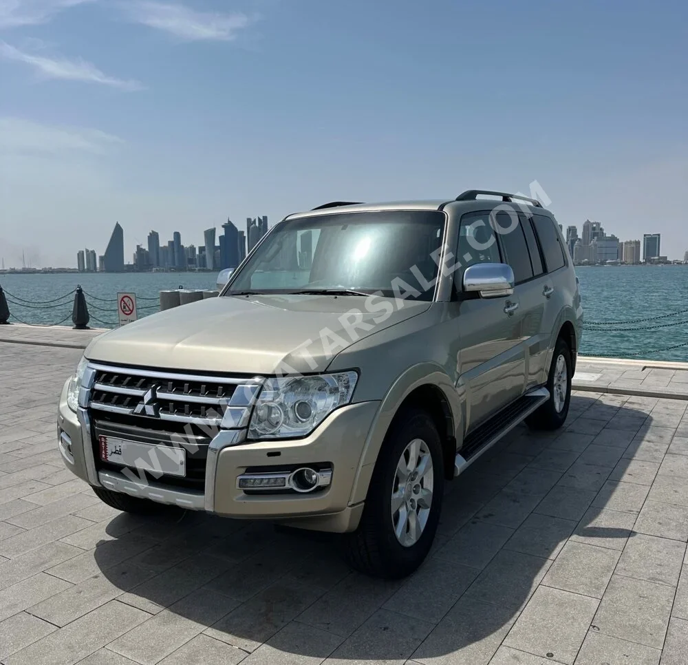 Mitsubishi  Pajero  3.8  2019  Automatic  105,000 Km  6 Cylinder  Four Wheel Drive (4WD)  SUV  Beige Metalic