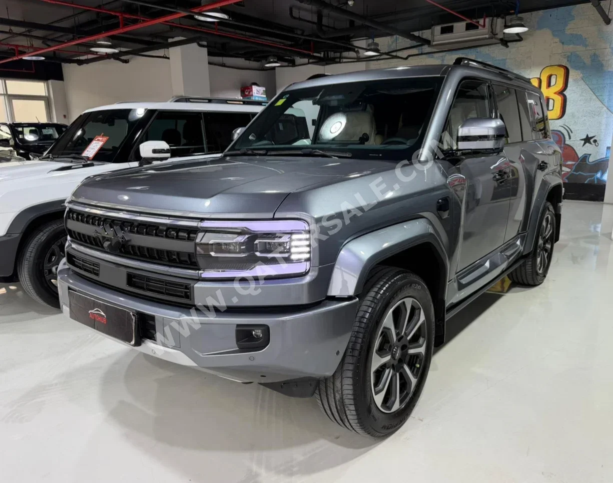 BYD  Leopard 5  Ultra 5  2025  Automatic  4,500 Km  4 Cylinder  All Wheel Drive (AWD)  SUV  Gray