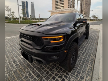 دودج  رام  تي أر إكس  2023  اوتوماتيك  32,000 كم  8 سلندر  دفع رباعي  بيكب  أسود  تحت الضمان