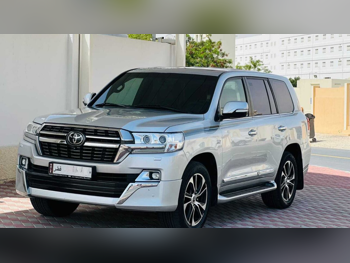 Toyota  Land Cruiser  VXR  2021  Automatic  94,000 Km  8 Cylinder  Four Wheel Drive (4WD)  SUV  Silver