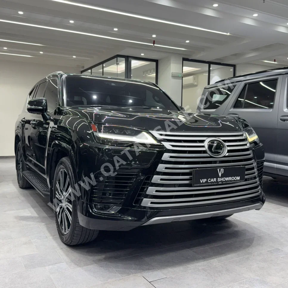 لكزس  ال اكس  600 لكجري  2022  اوتوماتيك  120,000 كم  6 سلندر  دفع رباعي  اس يو في  أسود