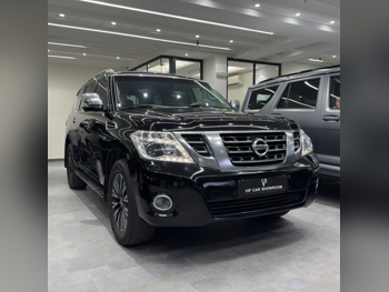 Nissan  Patrol  Platinum  2016  Automatic  286,000 Km  8 Cylinder  Four Wheel Drive (4WD)  SUV  Black