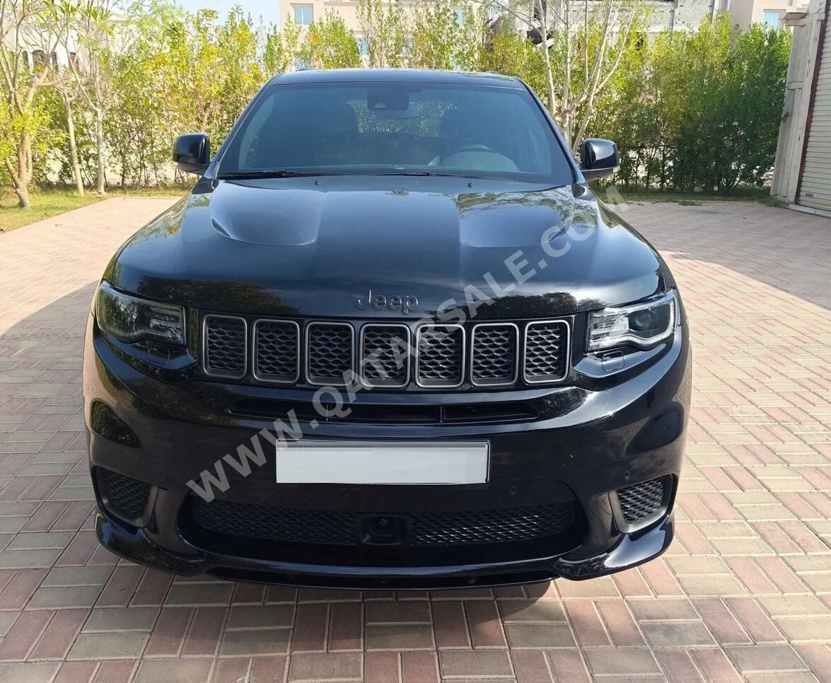 Jeep  Grand Cherokee  TrackHawk Hellcat  2019  Automatic  31,000 Km  8 Cylinder  All Wheel Drive (AWD)  SUV  Black