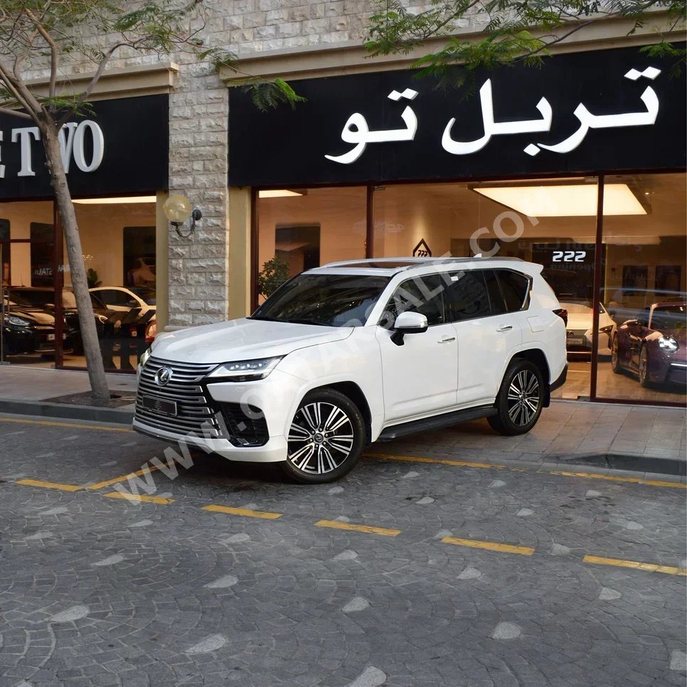 Lexus  LX  600 Luxury  2022  Automatic  78,700 Km  6 Cylinder  Four Wheel Drive (4WD)  SUV  White