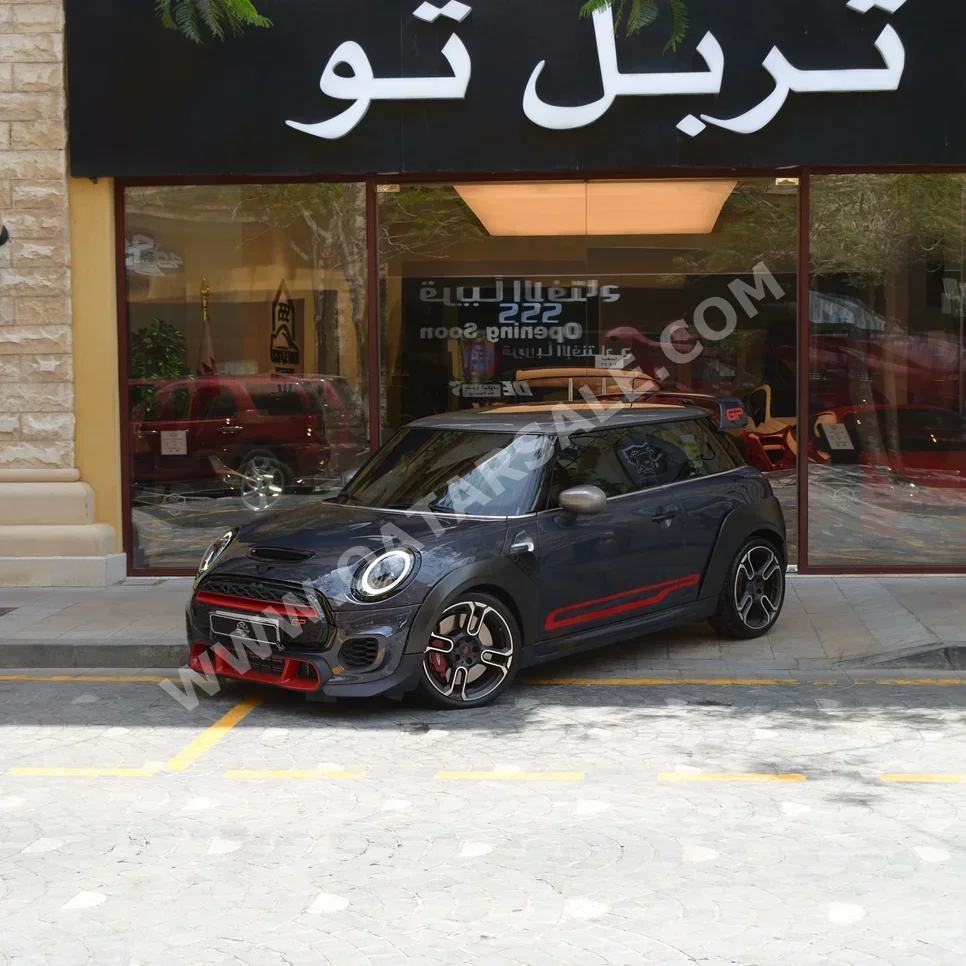 ميني  كوبر  جي بي لميتد اديشن  2020  اوتوماتيك  13,400 كم  4 سلندر  سحب امامي  هاتشباك  رمادي