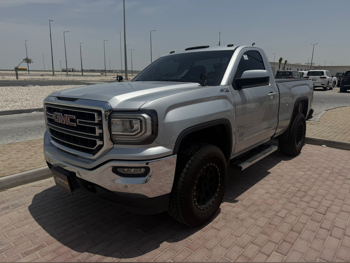 GMC  Sierra  SLE  2016  Automatic  270,000 Km  8 Cylinder  Four Wheel Drive (4WD)  Pick Up  Silver