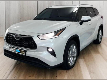 Toyota  Highlander  Limited  2025  Automatic  5,000 Km  4 Cylinder  Four Wheel Drive (4WD)  SUV  Pearl  With Warranty