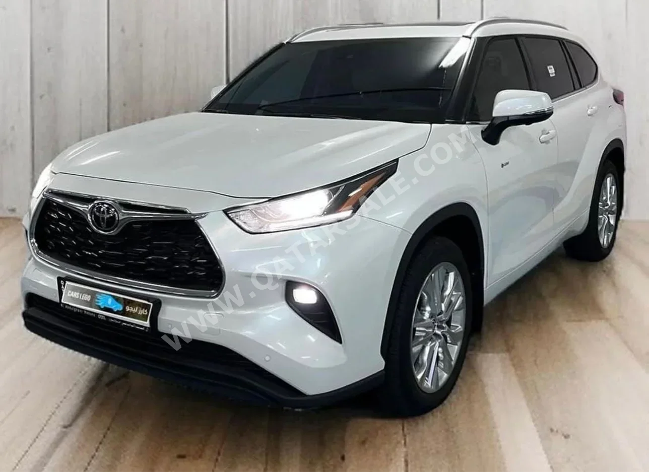 تويوتا  هاي لاندر  ليميتد  2025  اوتوماتيك  5,000 كم  4 سلندر  دفع رباعي  اس يو في  أبيض لؤلؤي  تحت الضمان