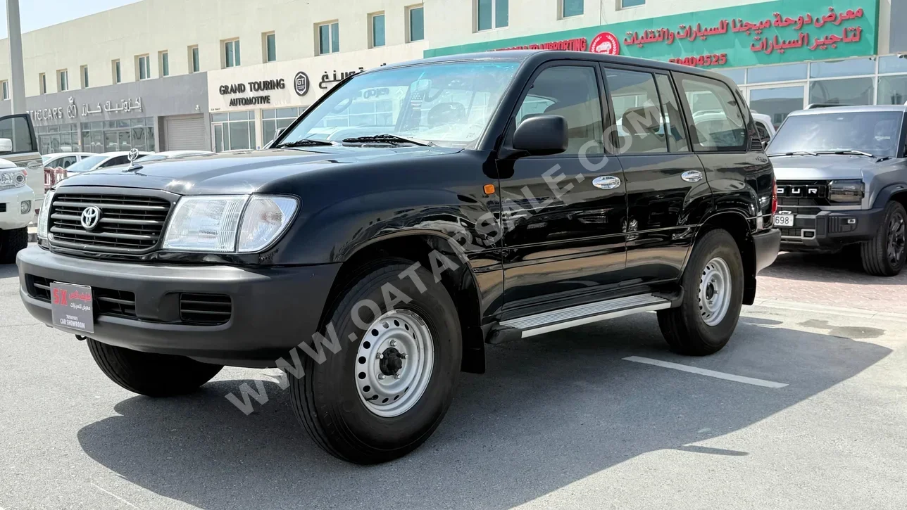 تويوتا  لاند كروزر  جي  2000  عادي  450,000 كم  6 سلندر  دفع رباعي  اس يو في  أسود