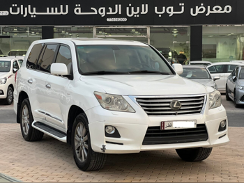 Lexus  LX  570  2011  Automatic  316,000 Km  8 Cylinder  Four Wheel Drive (4WD)  SUV  White