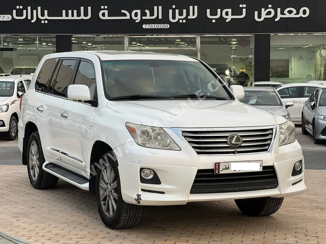 Lexus  LX  570  2011  Automatic  316,000 Km  8 Cylinder  Four Wheel Drive (4WD)  SUV  White