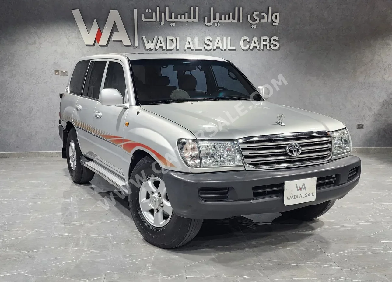 Toyota  Land Cruiser  GX  2005  Manual  440,000 Km  6 Cylinder  Four Wheel Drive (4WD)  SUV  Silver