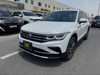 Volkswagen  Tiguan  2024  Automatic  600 Km  4 Cylinder  Four Wheel Drive (4WD)  SUV  White  With Warranty