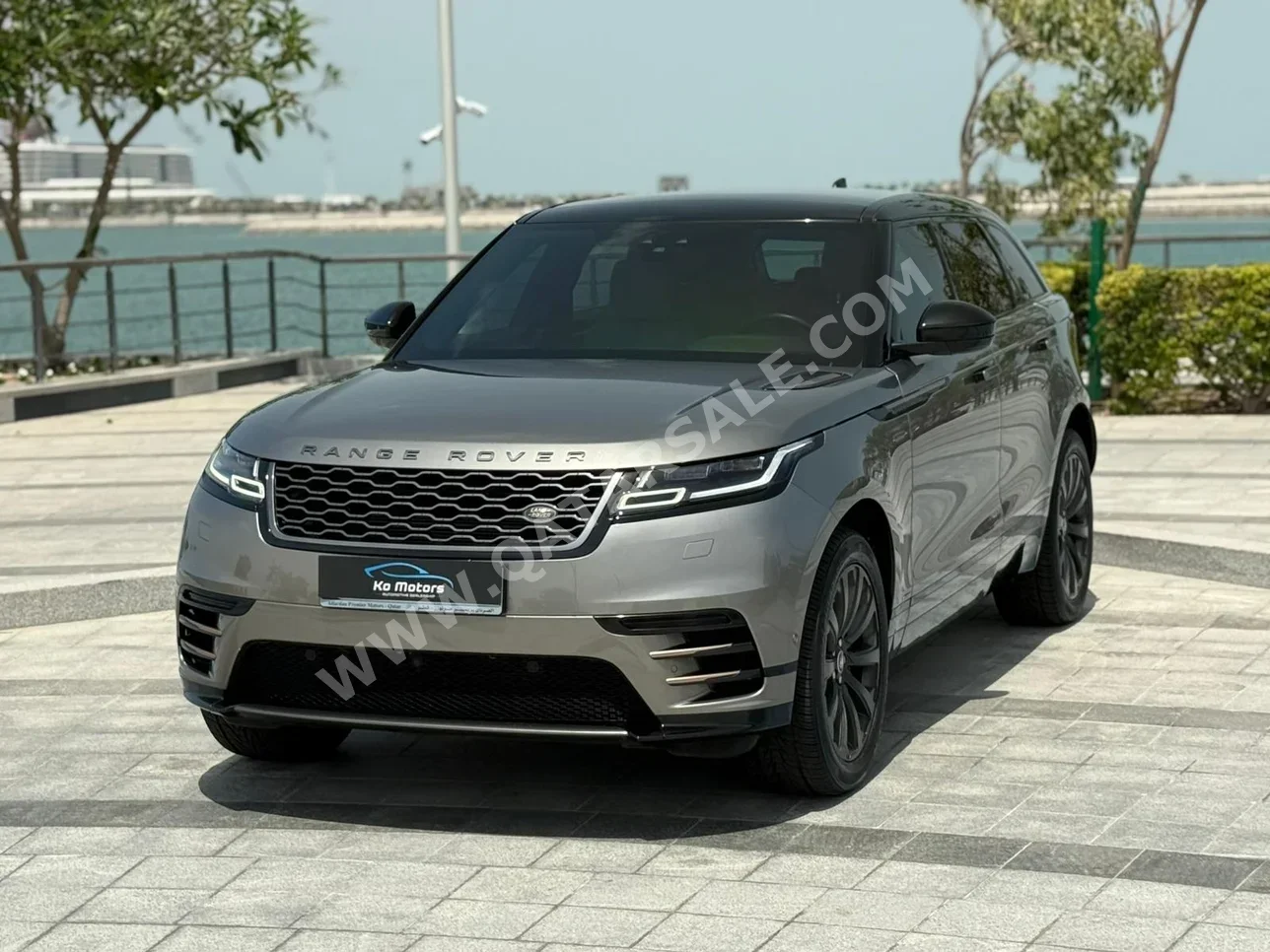 Land Rover  Range Rover  Velar R-Dynamic  2020  Automatic  85,000 Km  4 Cylinder  Four Wheel Drive (4WD)  SUV  Silver